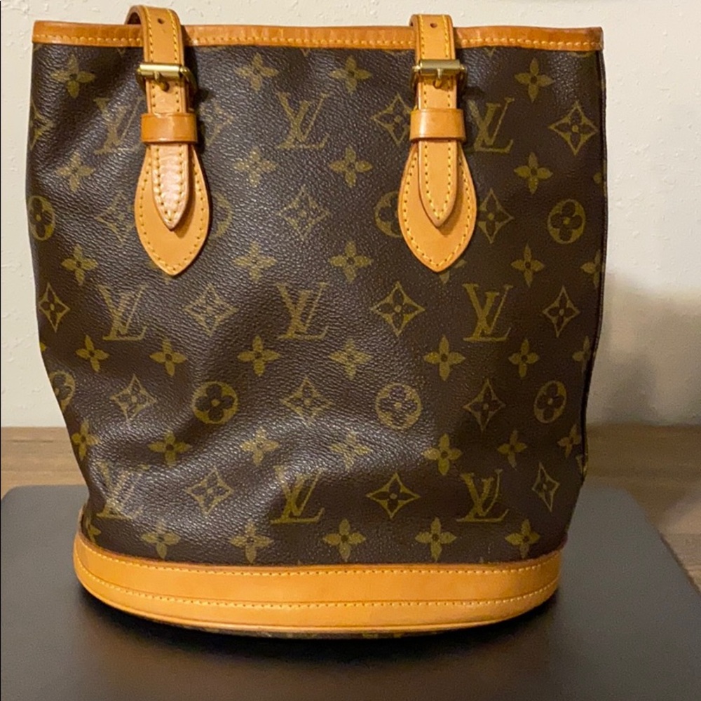 Authentic Louis Vuitton Petit Bucket Monogram
